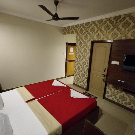 Vyavahar Lodge Удипи Экстерьер фото
